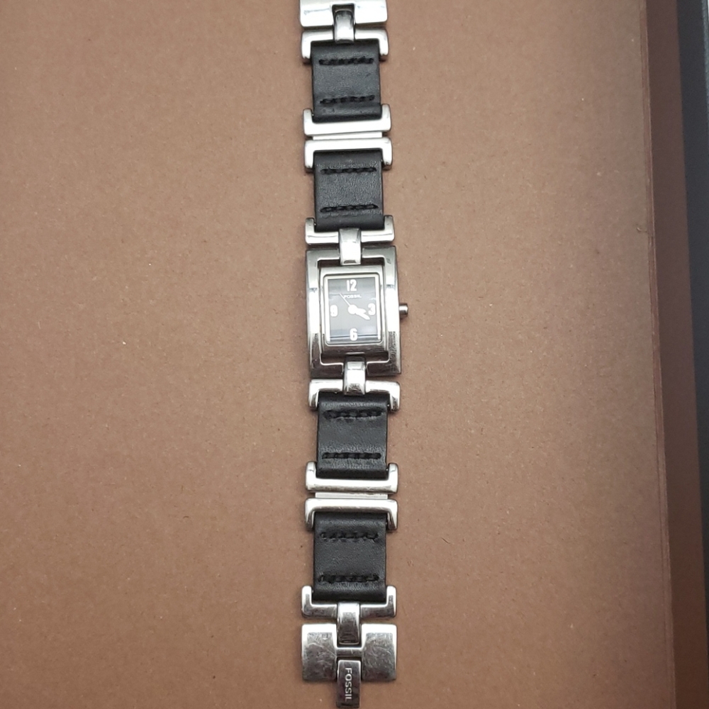 Fossil Watch - Picture 2 of 7